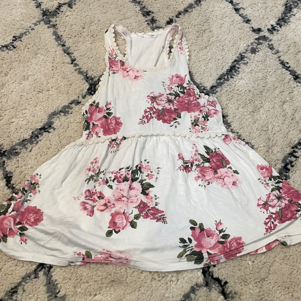 🌵🌺 4 for $20 🌵🌺 Floral Tank